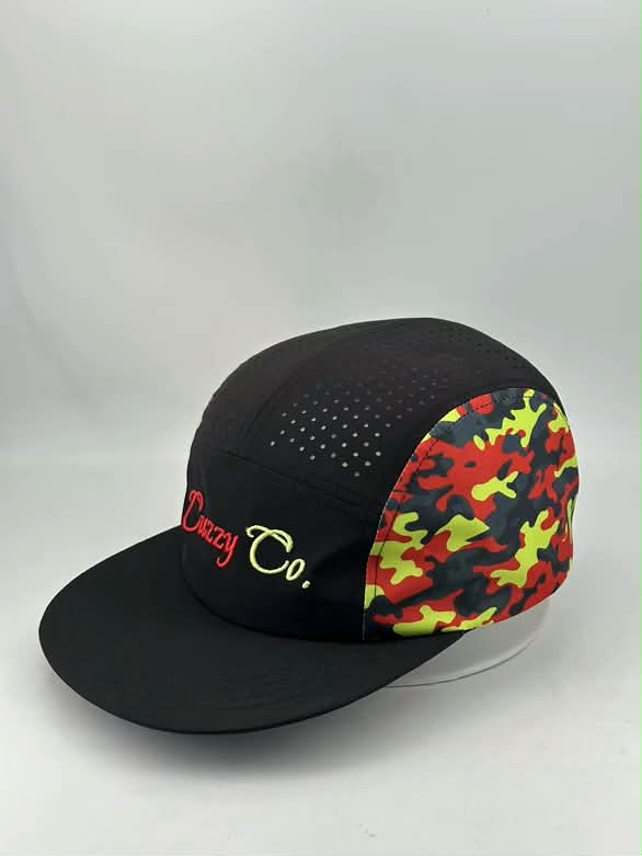 RUNNING HATS CAMO - side view with branding